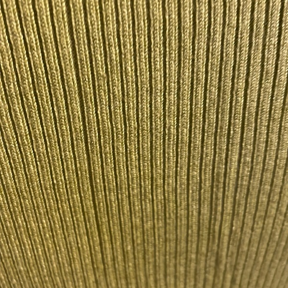 Prettywear Sweater - Picture 4 of 4